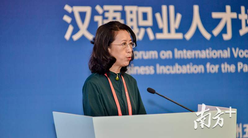 新加坡智源教育学院常务副校长陈实。